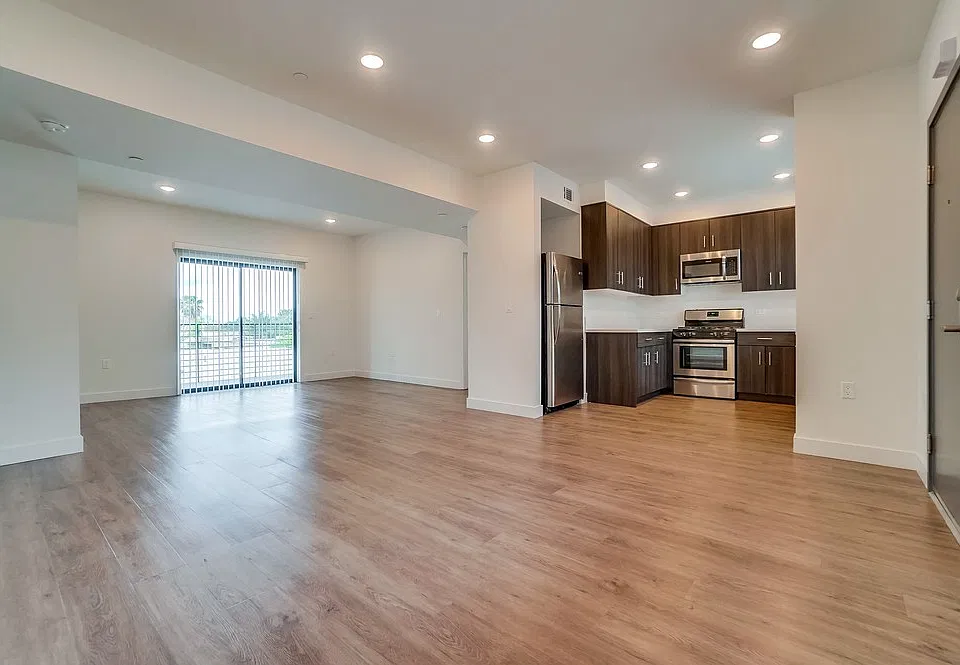 16836 Sherman Way