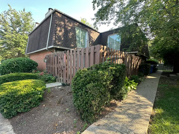 431 Darby Creek Rd APT B, Lexington, KY 40509