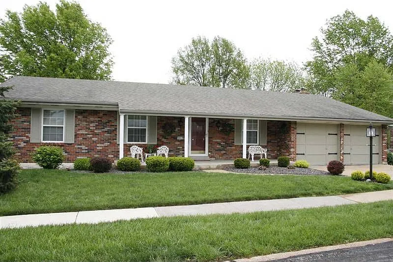 5051 Towne Centre Dr photo 1