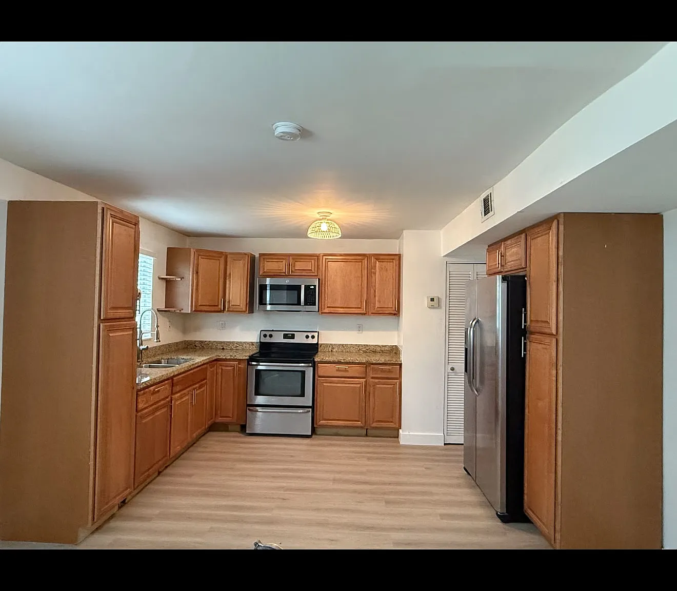 2 bed, 900 sqft, $2,750 — Photo 4