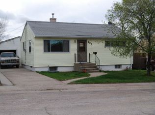 121 4th Ave, Newcastle, WY 82701