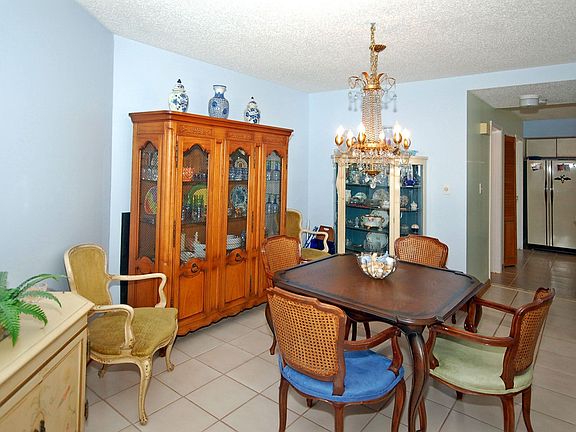 5th image of 8 Kingsberry Dr #8