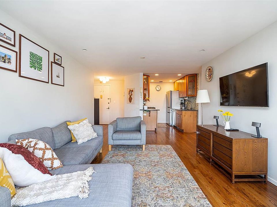 1st image of 205 10th St APT 7W