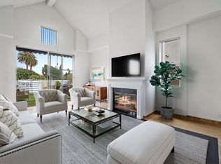 635 Huntley Dr APT 4, West Hollywood, CA 90069