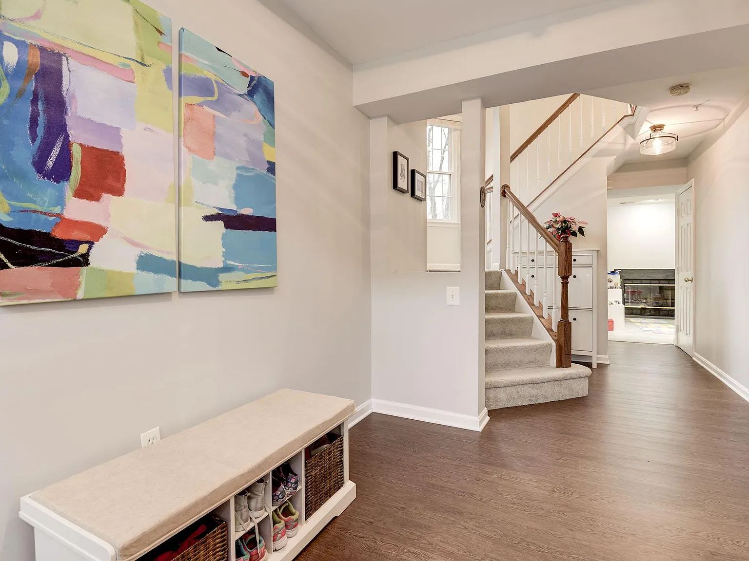 3 bed, 3.5 bath, 2160 sqft, $4,200 — Photo 2