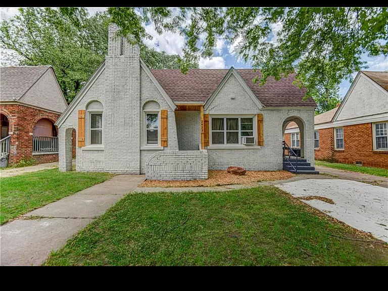 2423 NW 11th St — Photo 18