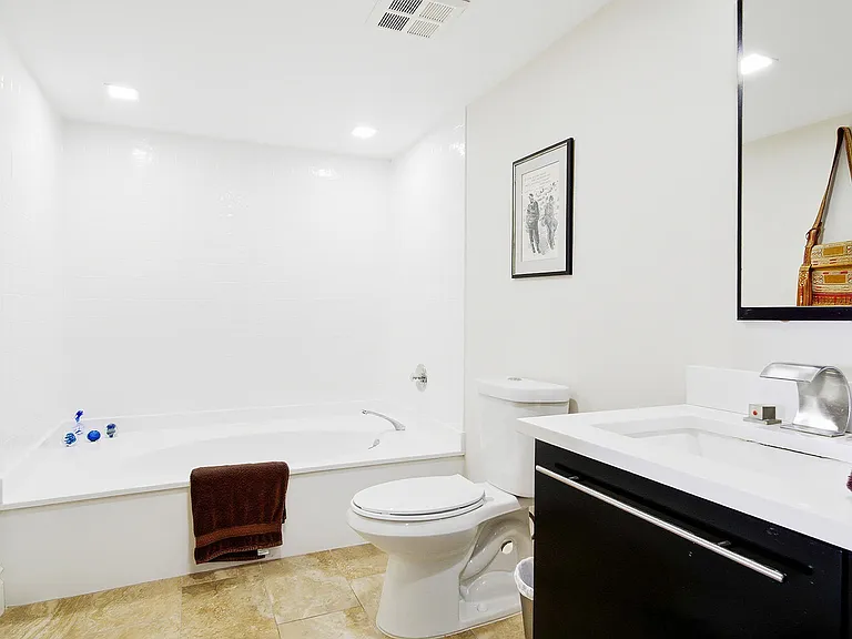 1900 Consulate Pl #1005 — Photo 11