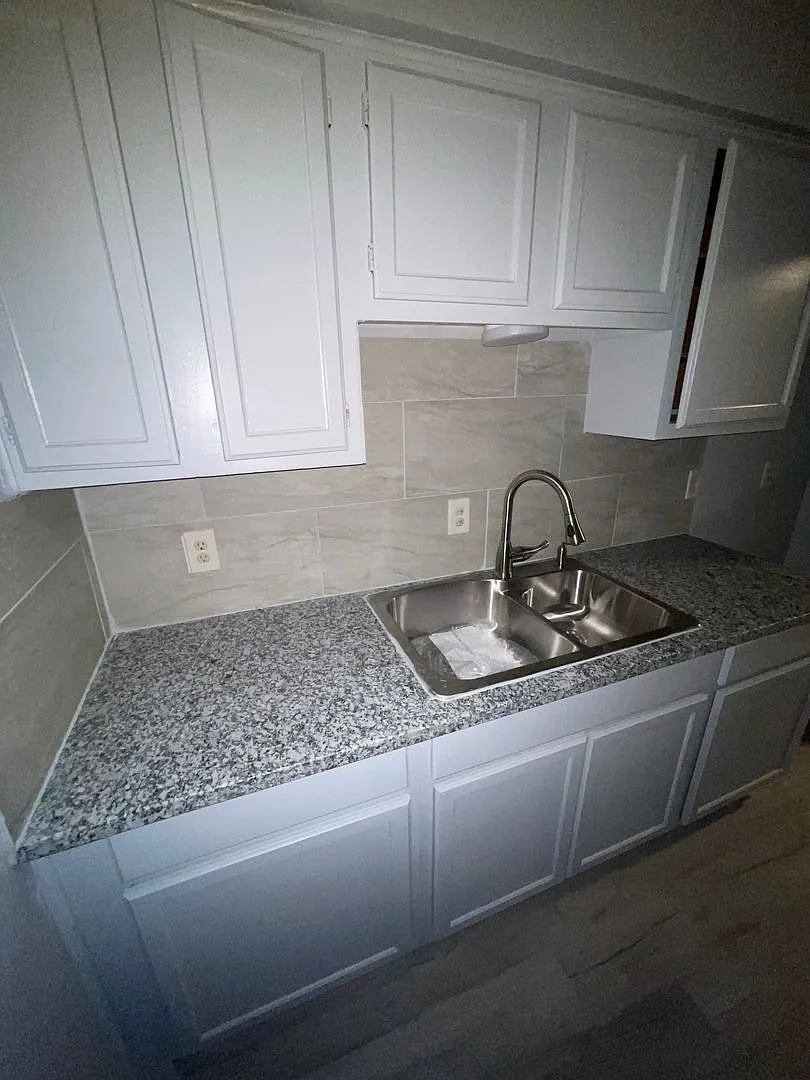 1717 Jade Avenue — Photo 3