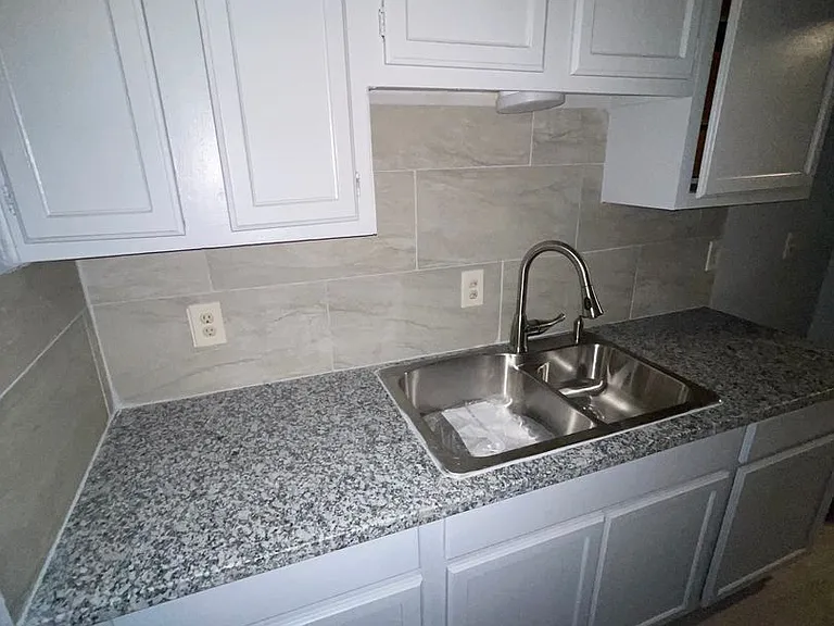 1717 Jade Ave — Photo 3