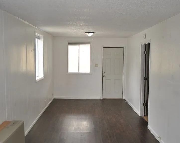 1215 W Pine St — Photo 2