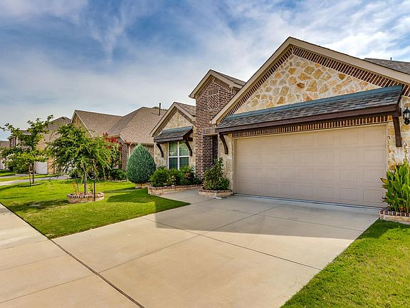 3rd image of 429 Windward Dr