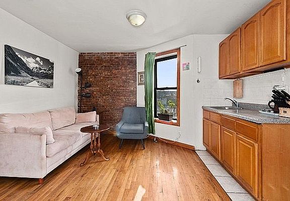 5th image of 276 3rd Ave APT 5B