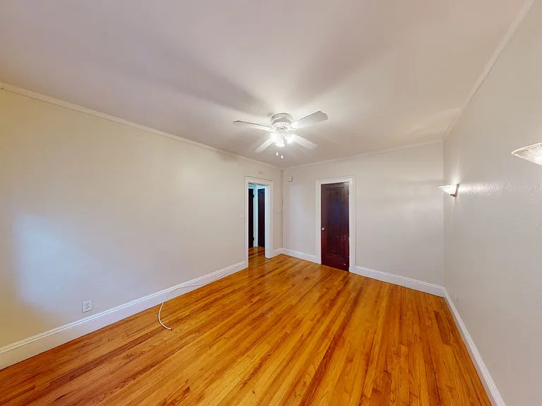 74 Strathmore Rd #1 — Photo 3