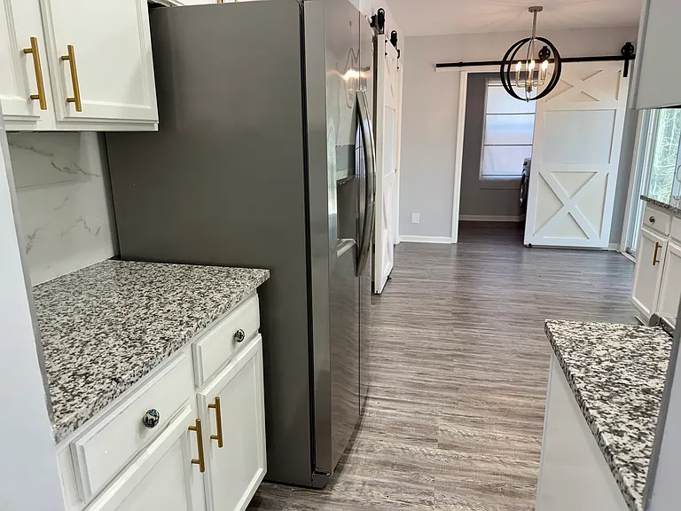 312 Summer Pl — Photo 4