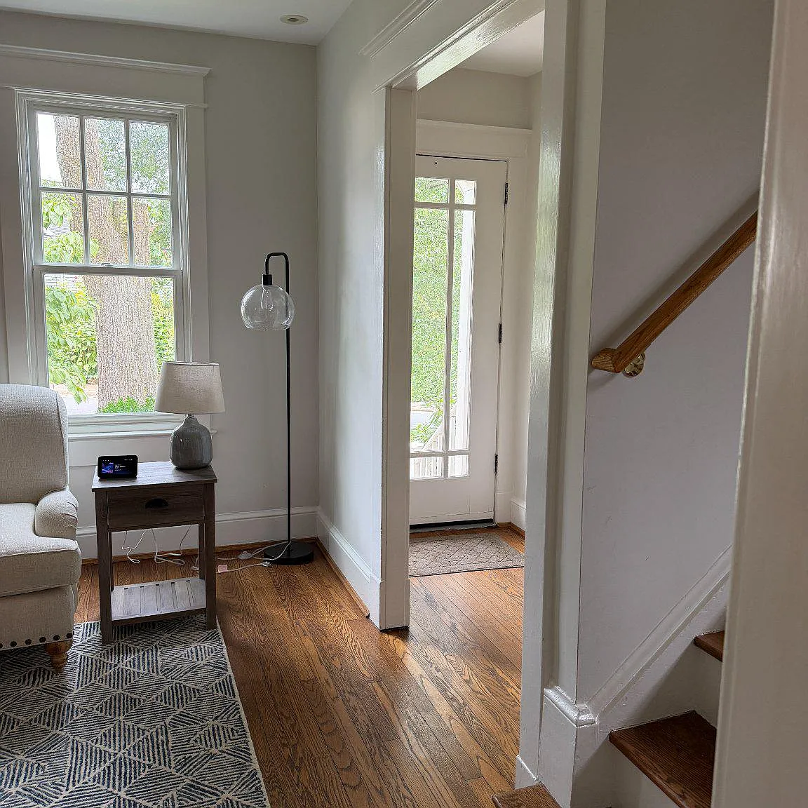 3 bed, 1.0 bath, 1369 sqft, $4,000 — Photo 3