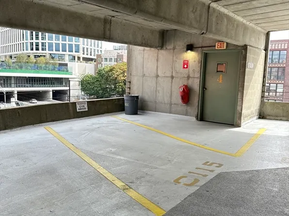 425 Newbury St #C115, Boston, MA 02115