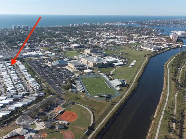 649 N Green Cir, Venice, FL 34285