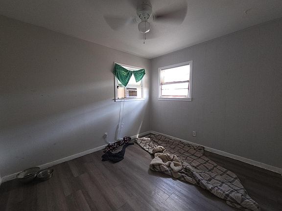 3rd image of 402 39th St