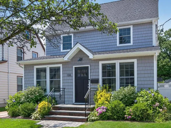 136 Broad Street, Williston Park, NY 11596