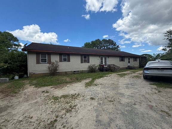 3rd image of 18483 Gaskins Rd