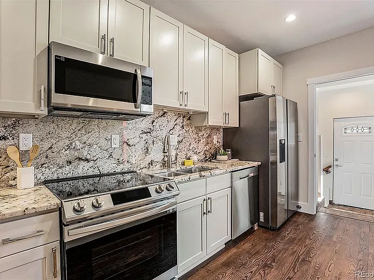 406 S Pearl St — Photo 10