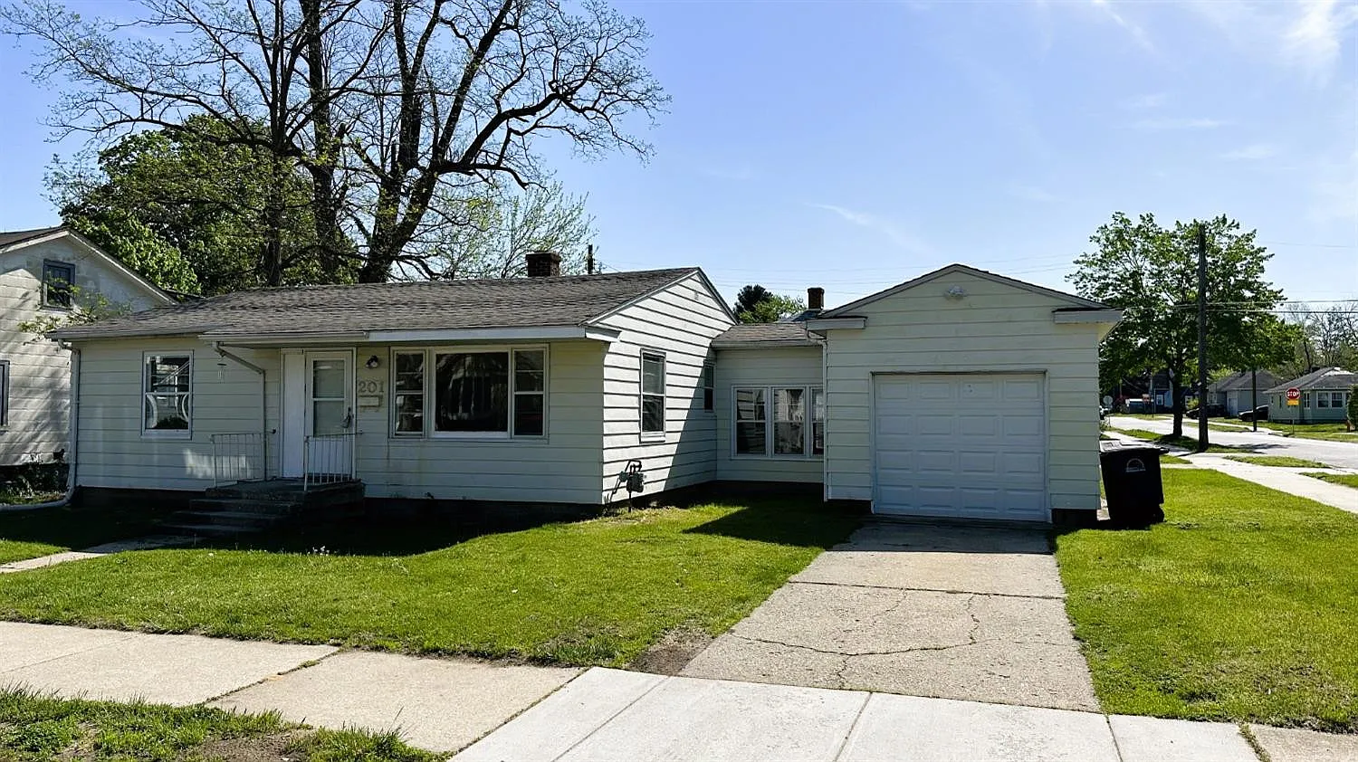 201 N Calumet Ave photo 1