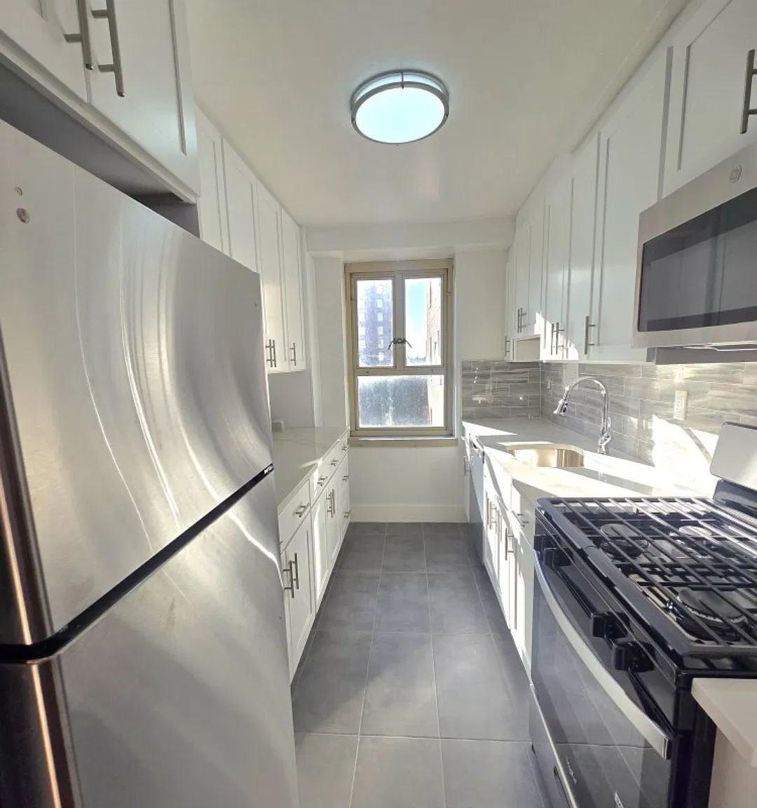 1 bed, 855 sqft, $2,372 — Photo 4