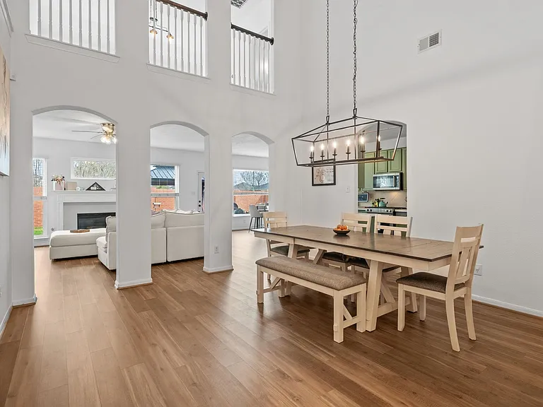 18210 Juniper Creek Ln — Photo 4