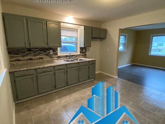 2nd image of 22 W 71st Pl