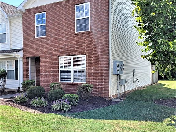 2nd image of 387 Shoshone Pl