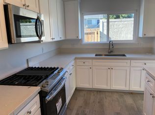 3025 Jeffrey Dr, Costa Mesa, CA 92626