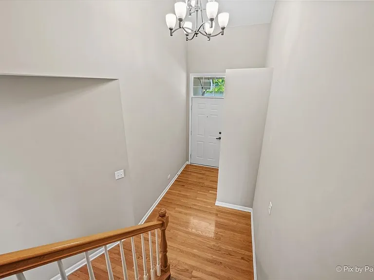 1058 E Danbury Dr — Photo 5