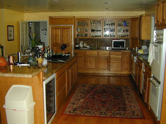 Granite Kitchen/Subzero/winecooler