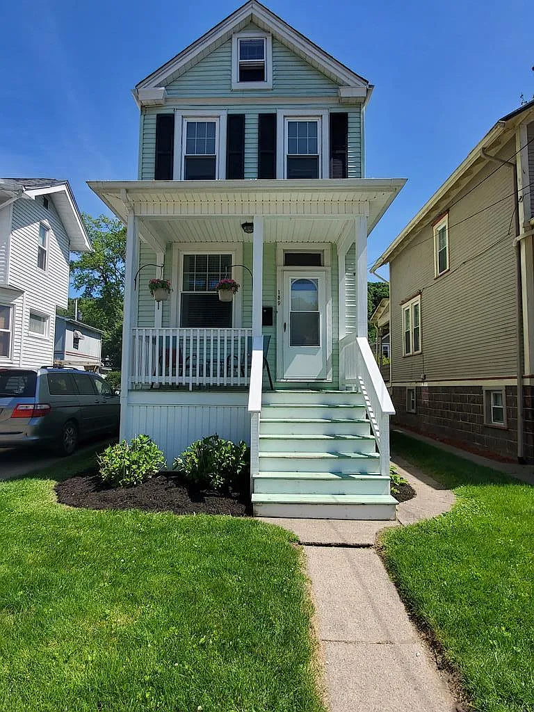159 Miller St photo 1