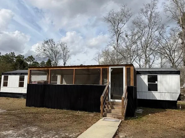 210 Chickadee Cir, Jesup, GA 31545