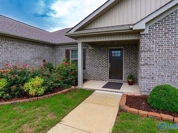 4th image of 113 Stillwood Dr