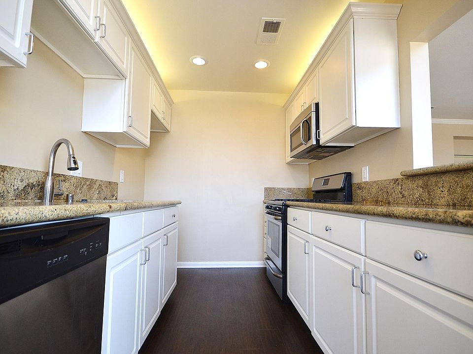 1st image of 21529 Saticoy St APT 208