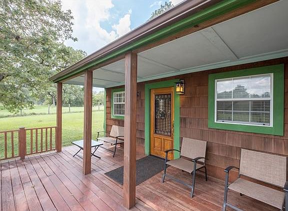 4th image of 215 Bourland Ln