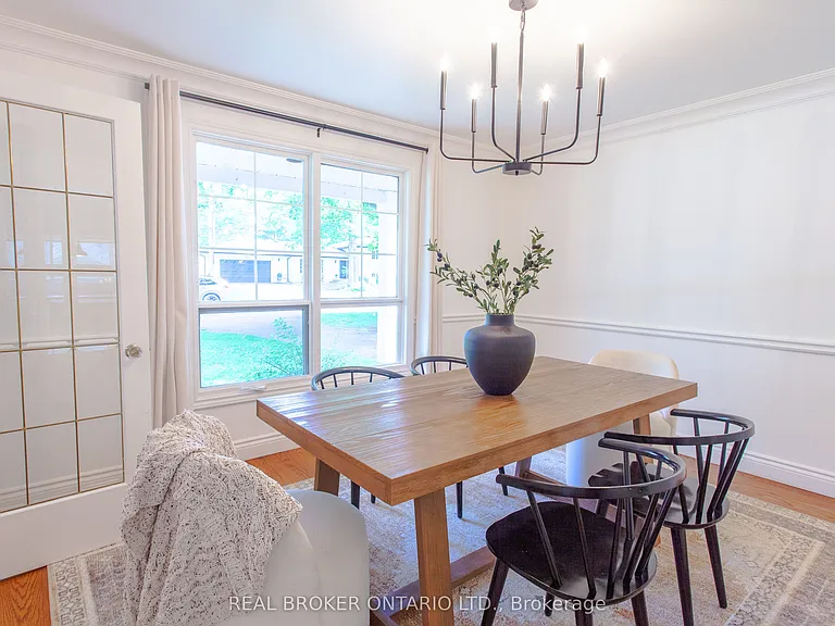 1880 Glen Oak Ln — Photo 8