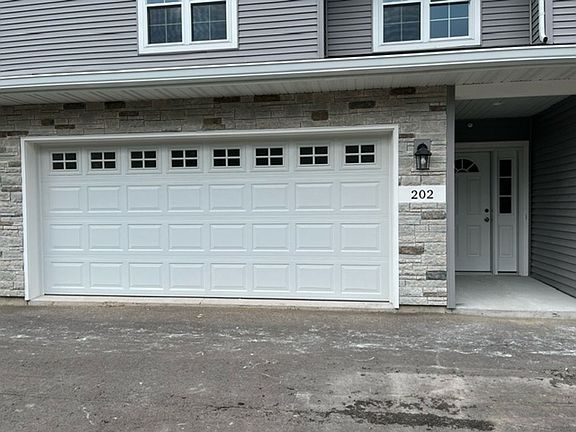 2nd image of 200-214 Walker St #202