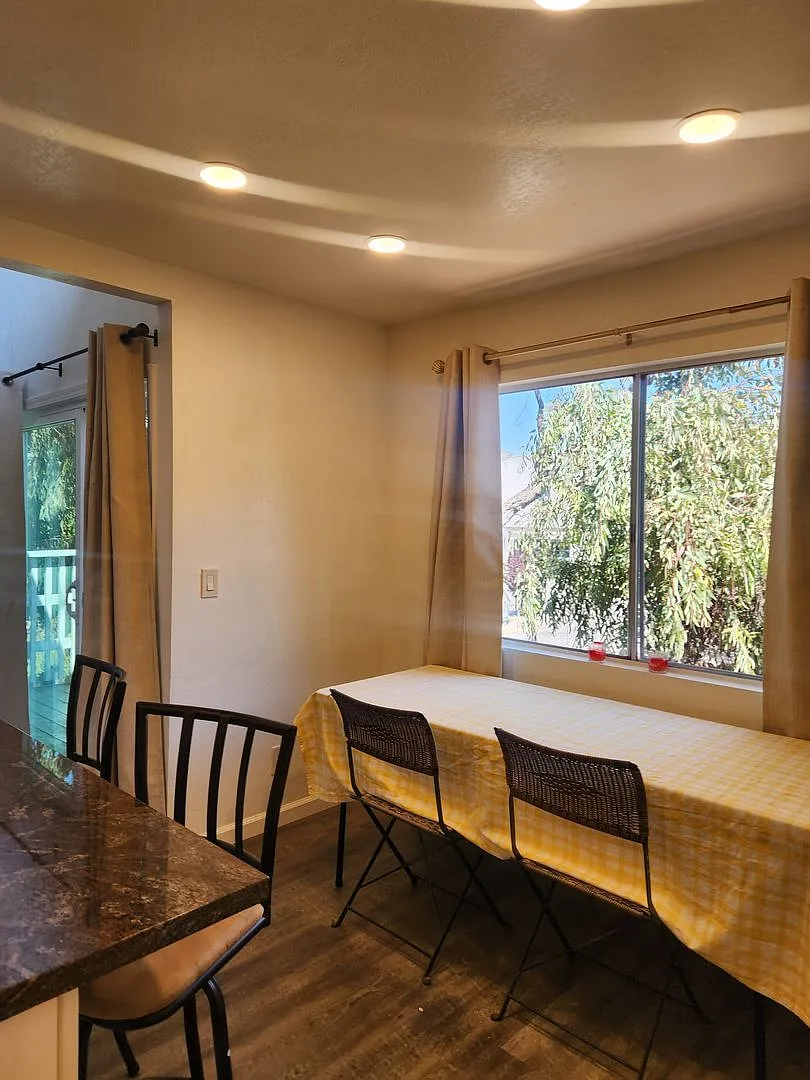 **Price Reduction** 4bd/2ba House W/ Bonus Kitchenette — Photo 4