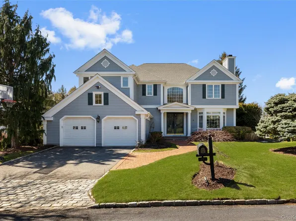 14 Meadow Lane, Manhasset, NY 11030