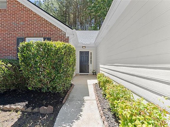 3rd image of 5673 Riverside Walk Dr