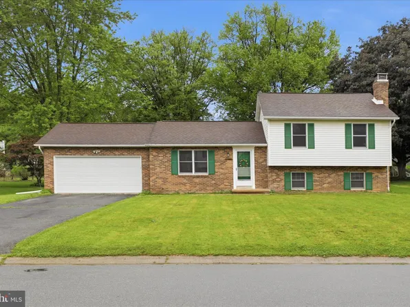 3137 Woodridge Dr, Landisville, PA 17538