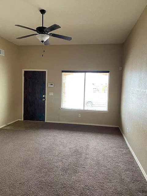 4 bed, 2.0 bath, 1431 sqft, $1,800 — Photo 3