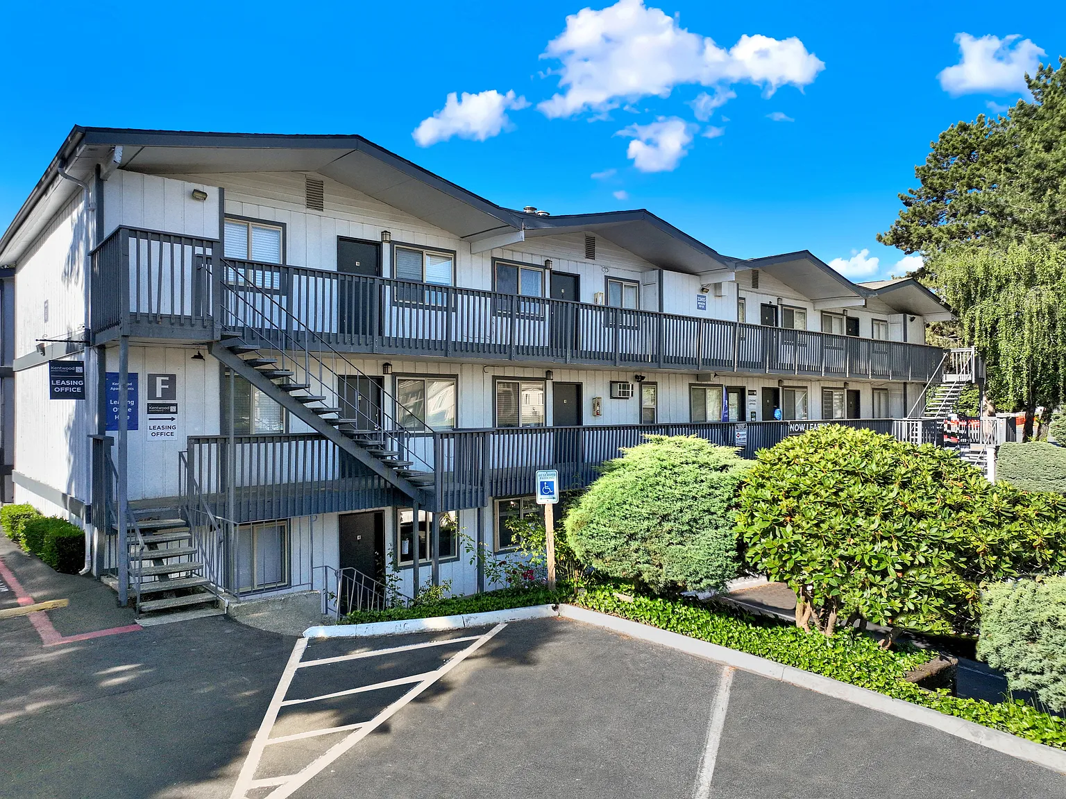 Kentwood Apartments — Photo 3