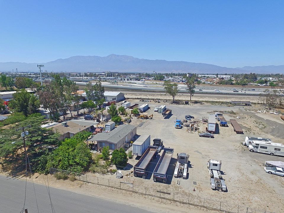 1st image of 14592 Boyle Ave