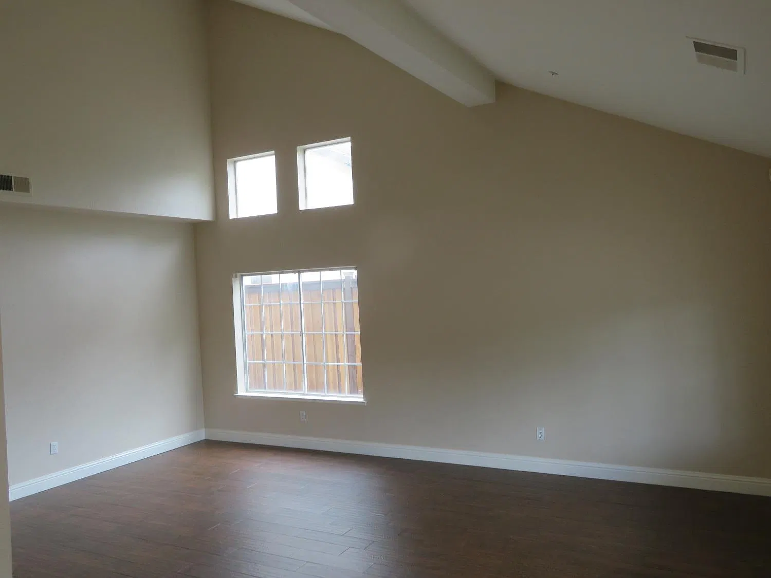 4 bed, 2110 sqft, $3,395 — Photo 4