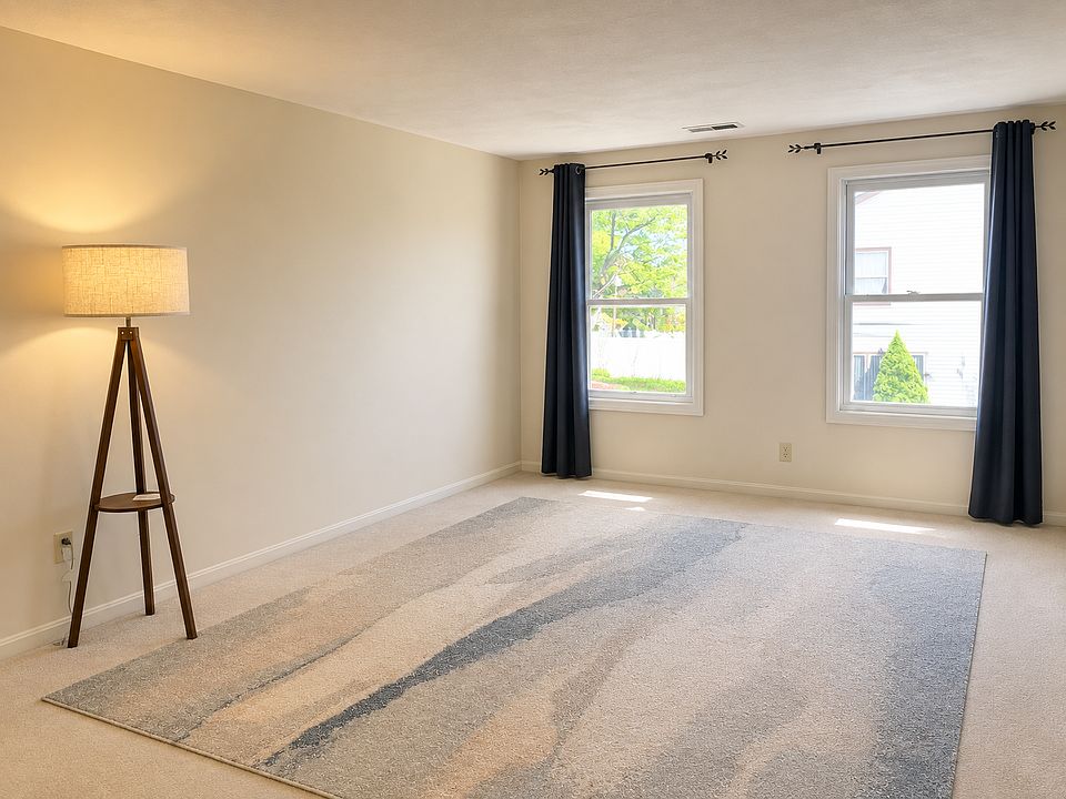 1st image of 14 Kings Ct