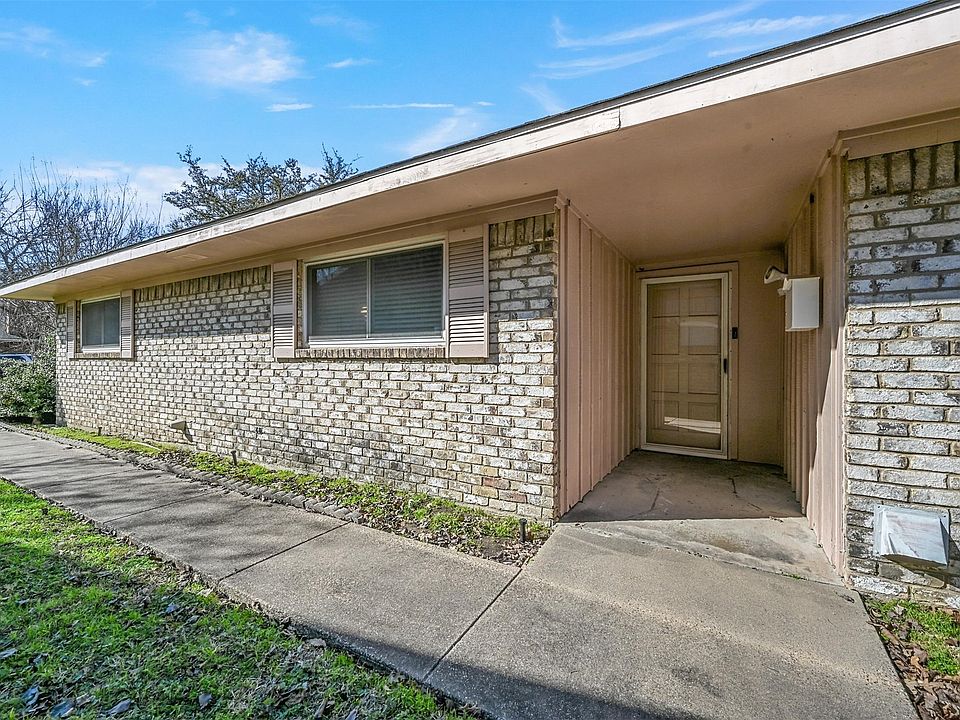 1st image of 303 Candlewood Pl